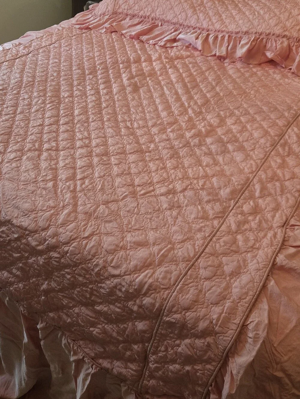 Pink Quilted Ruffled Bedspread - Elegant Home Bedding